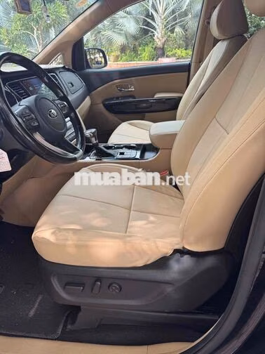 Kia Grand Sedona Premium Đen 50000 km