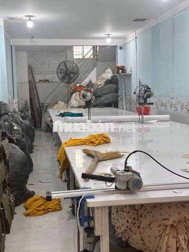 bán nhà 4m x20m 1 trệt 1 lầu đường trước nhà 7m
