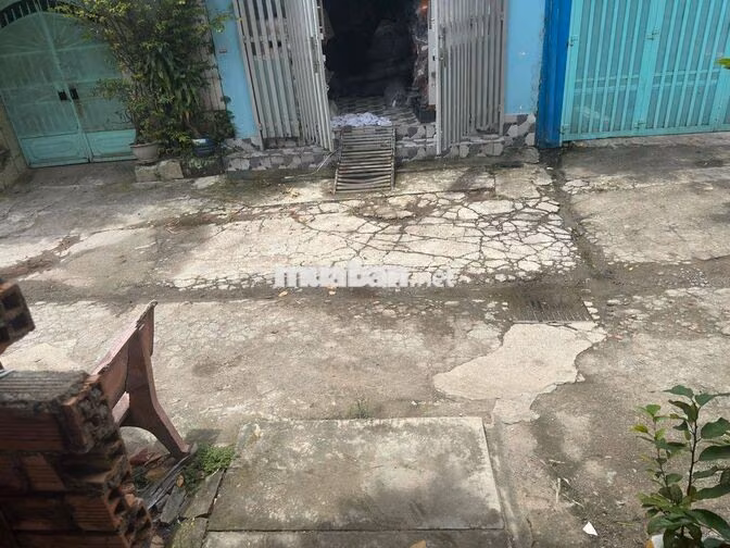 bán nhà 4m x20m 1 trệt 1 lầu đường trước nhà 7m