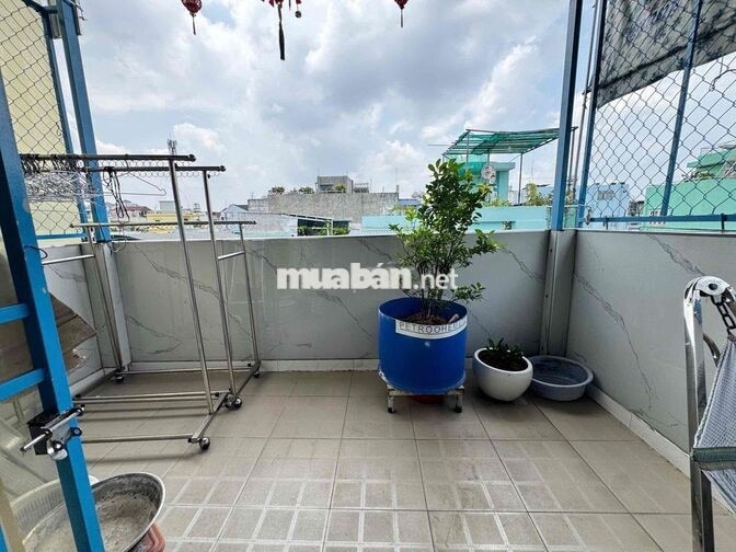 BÁN NHÀ  NHỎ XINH 2PN 3WC HẺM 3,5- 3TẦNG GẦN MẶT TIỀN