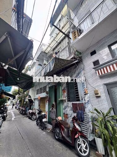 BÁN NHÀ  NHỎ XINH 2PN 3WC HẺM 3,5- 3TẦNG GẦN MẶT TIỀN