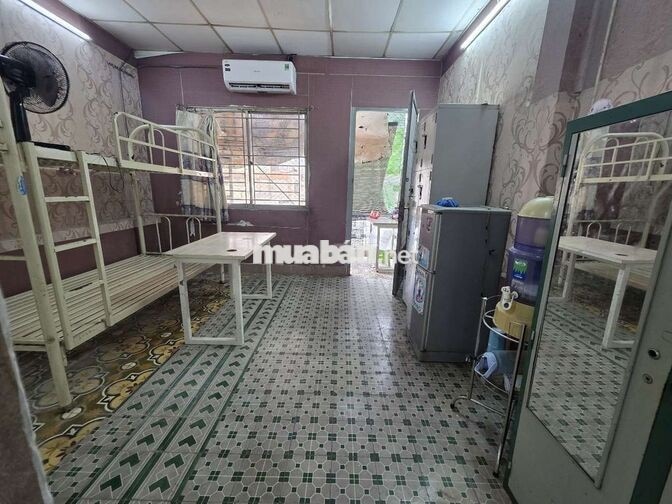Phòng nội thất đầy đủ hẻm oto gần Q1