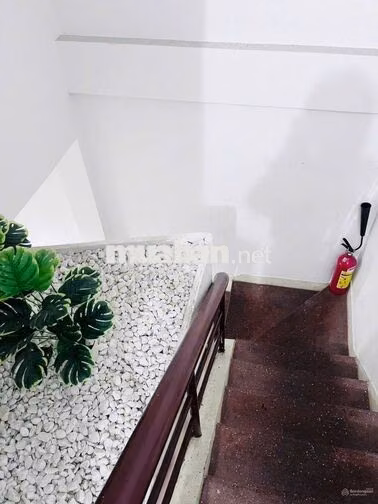 NHÀ ĐẸP GẦN NHÀ THỜ CHÍ HÒA - 6X22M, 525E Huỳnh Văn Bánh, P.13, PN