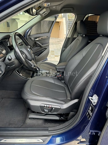 Bán BMW X1 sản xuất 2018 , model 2019, màu xanh nội thất đen