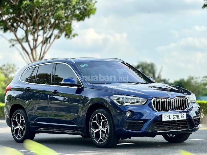 Bán BMW X1 sản xuất 2018 , model 2019, màu xanh nội thất đen