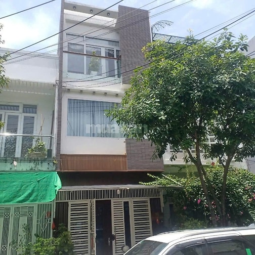 Cần bán gấp nhà 3 tầng , chính chủ, chưa sang nhượng lần nào, nhà180m2