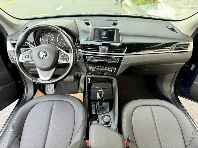 Bán BMW X1 sản xuất 2018 , model 2019, màu xanh nội thất đen