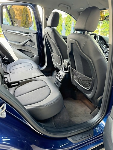 Bán BMW X1 sản xuất 2018 , model 2019, màu xanh nội thất đen