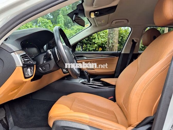 BMW 520i Luxury Line 2023 Trắng Nâu