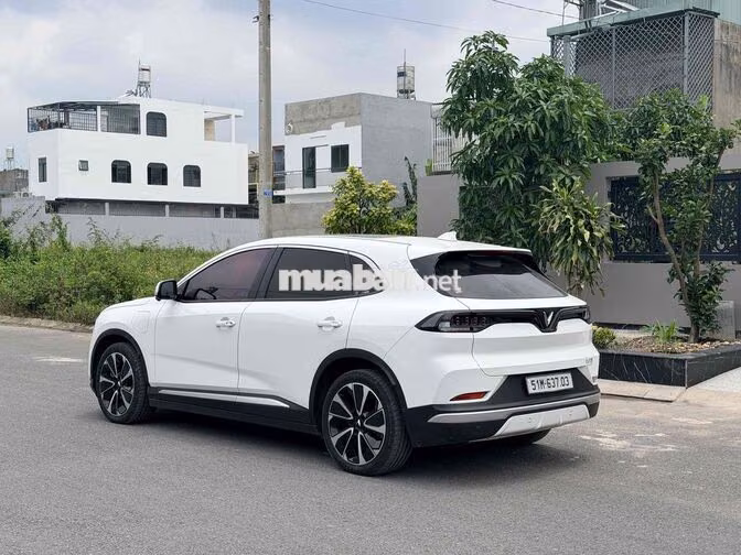 VinFast VF8 Plus 2025 Trắng 6.300km