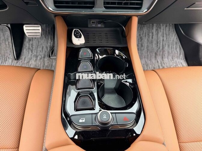 VinFast VF8 Plus 2025 Trắng 6.300km