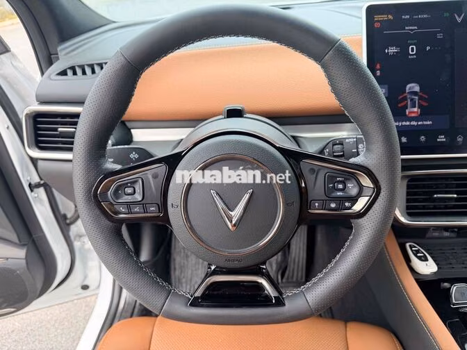 VinFast VF8 Plus 2025 Trắng 6.300km