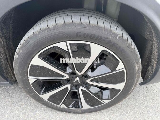 VinFast VF8 Plus 2025 Trắng 6.300km