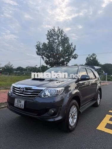 Toyota Fortuner 2014 2.5G - 240000 km