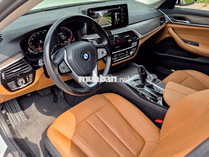 BMW 520i Luxury Line 2023 Trắng Nâu