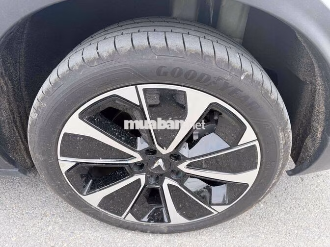 VinFast VF8 Plus 2025 Trắng 6.300km