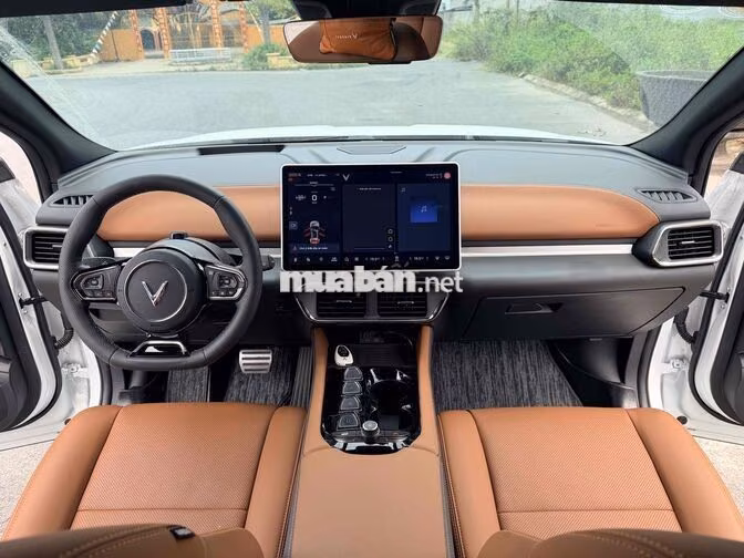 VinFast VF8 Plus 2025 Trắng 6.300km