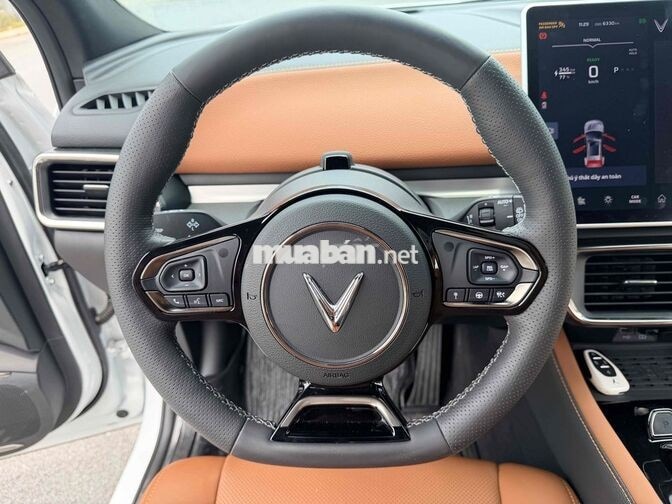 VinFast VF8 Plus 2025 Trắng 6.300km