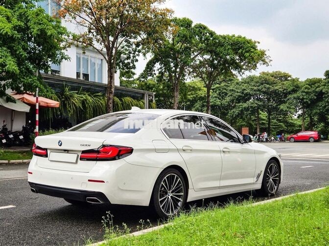 BMW 520i Luxury Line 2023 Trắng Nâu