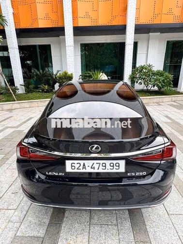 Lexus ES250 2025 Đen 2 vạn km