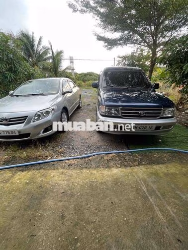 Toyota Corolla Altis Bạc 5 chỗ giao lưu xe tải