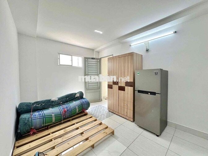 PHÒNG STUDIO FULL NỘI THẤT GIÁ 3tr9 có thể ở liền cửa sổ trời