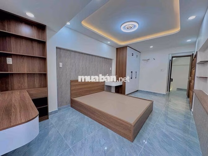 CÁCH SÂN BAY 5 PHÚT - 3 TẦNG - CÁCH MẶT TIỀN 15M - FULL NỘI THẤT