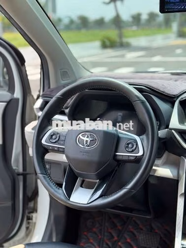 Toyota Veloz Cross Top 2023 Trắng 5v5 full hãng