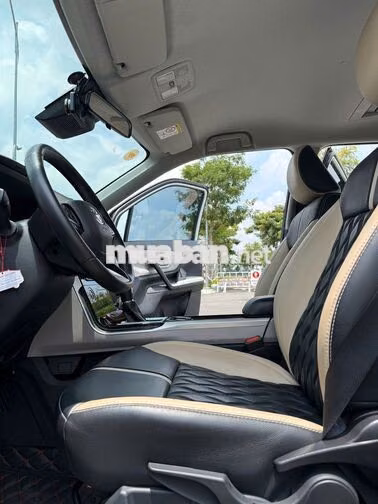 Toyota Veloz Cross Top 2023 Trắng 5v5 full hãng
