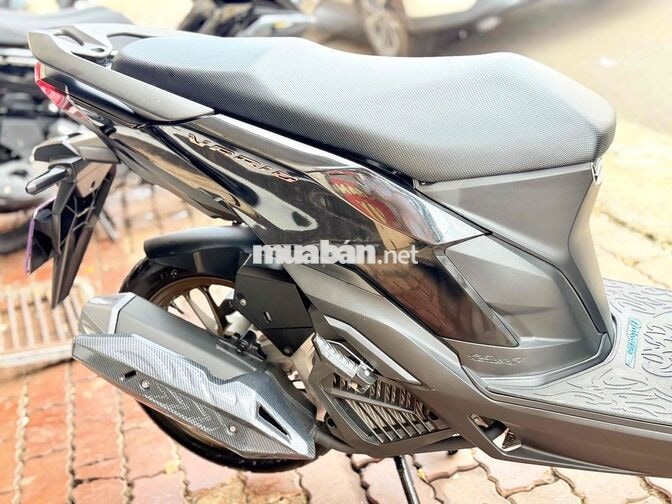VARIO #2025 KHÁCH MUA DÒNG BỎ MẪU