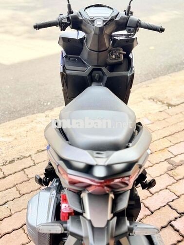 VARIO #2025 KHÁCH MUA DÒNG BỎ MẪU