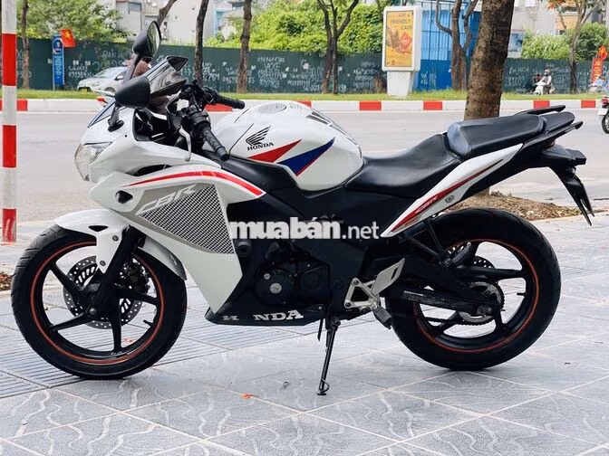 Honda CBR Trắng 150 nhập thái máy zin xe đẹp