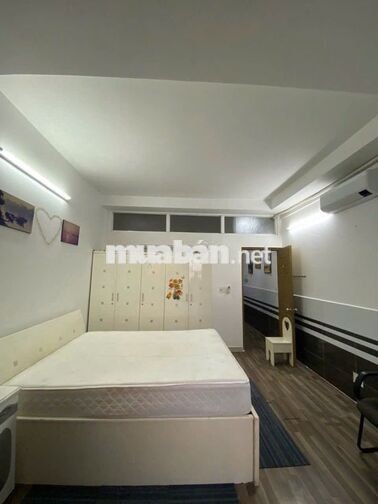 Căn góc 60m2 tại C/C H2, Nội thất đầy đủ.