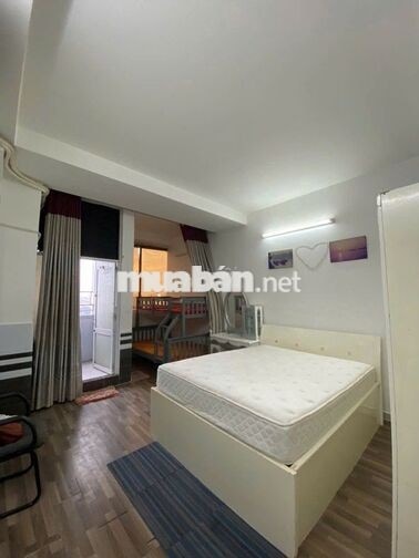 Căn góc 60m2 tại C/C H2, Nội thất đầy đủ.