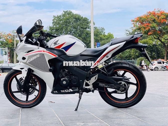 Honda CBR Trắng 150 nhập thái máy zin xe đẹp