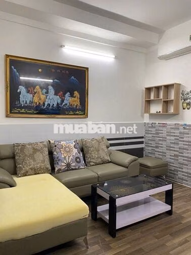 Căn góc 60m2 tại C/C H2, Nội thất đầy đủ.