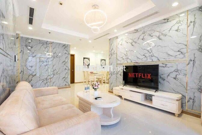 Căn hộ Q7 sang trọng, ban công, thang máy, gần RMIT, TDTU, Q