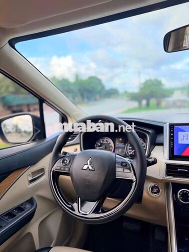 Mitsubishi Xpander 1.5 AT 2019 Bạc