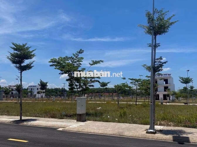 Cần bán gấp lô đất 70m2, MT DT741, gần kcn visip 2, sổ riêng.