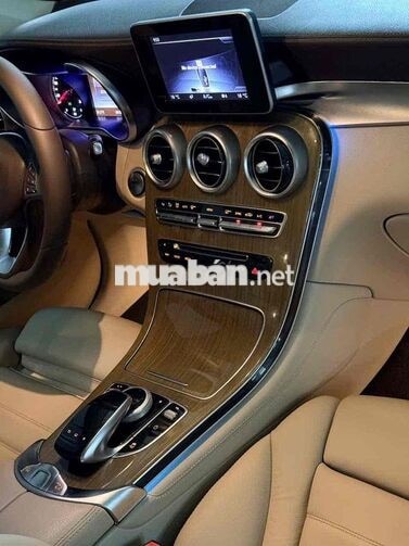 Mercedes GLC250 4Matic 2017 Đen