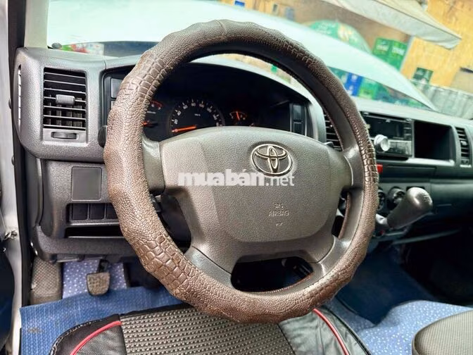 Toyota Hiace 2017 16 chỗ, máy xăng, cty XHĐ
