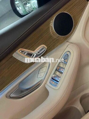 Mercedes GLC250 4Matic 2017 Đen