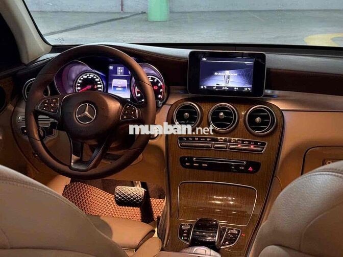 Mercedes GLC250 4Matic 2017 Đen