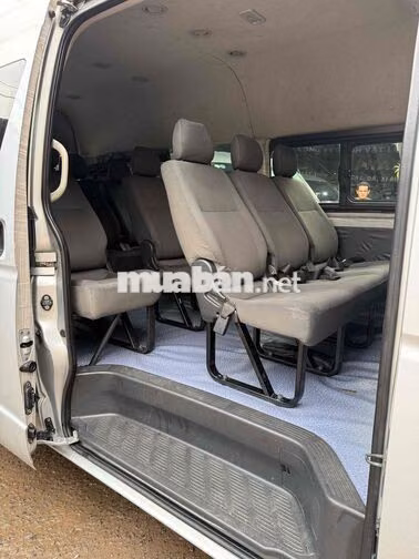 Toyota Hiace 2017 16 chỗ, máy xăng, cty XHĐ
