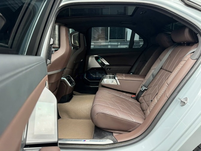 BÁN XE BMW 735i MSPORT, SERI 7 G70, SX 2023, NHẬP KHẦU ĐỨC