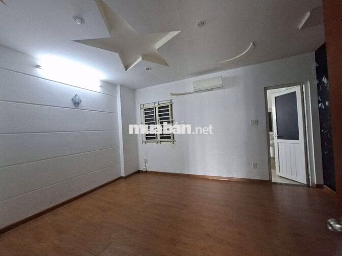 cho thuê nhà ngay chợ thạnh xuân  đường 10m giá 10 tr/ tháng