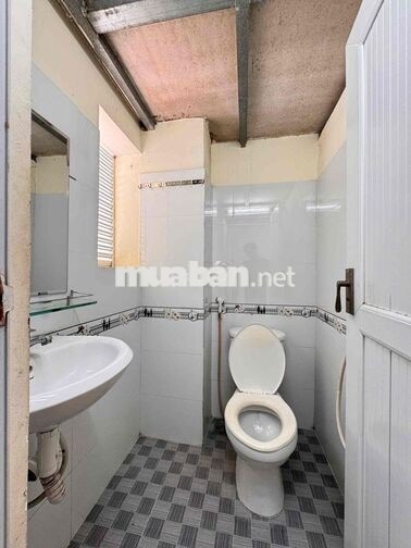 Cho thuê phòng gác lửng cửa sổ gần TDTU, RMIT, OU, TNMT chỉ 3 🍠 5