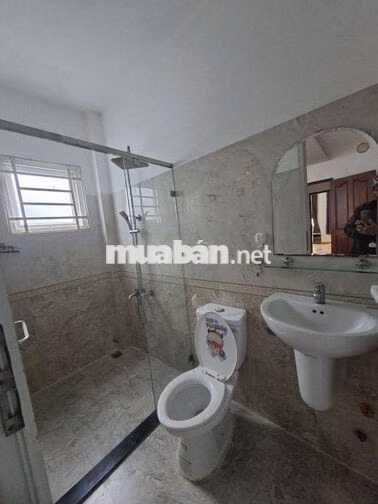 cho thuê nhà ngay chợ thạnh xuân  đường 10m giá 10 tr/ tháng
