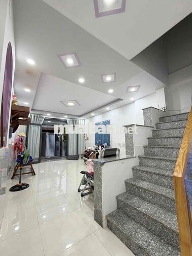 Nhà Ngang Lớn 4,6 x 12,5 - Giá 4,39 Tỷ - Ngay Hương Lộ 2 Gần Bốn Xã