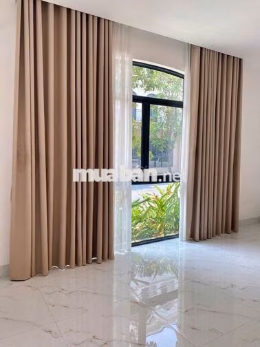 Cho thuê nhà góc Chà Là HT2T sát công viên – 2 tầng – 9tr/tháng